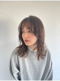 くしゅっとなびくレイヤーロブ　ミディアムヘア
