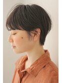 横顔も可愛い耳掛けショート