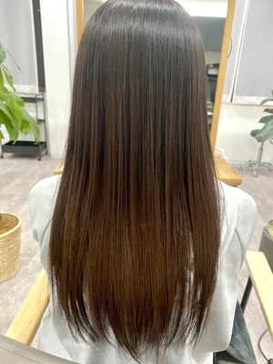 気になるクセやうねり、広がりに◎忙しい朝の時短にも♪自然にまとまるヘアスタイルへ