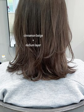 ユイル(Uil) 小顔前髪顔周りレイヤー×グレージュカラー デザインカラー