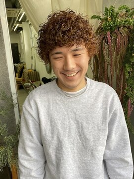 フィン(fin,) fin, ケアブリーチカラー/ハイトーン/ダブルカラー/パーマ/天神