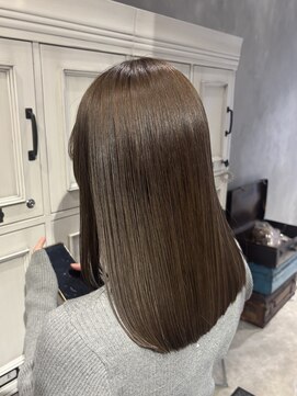 エスケープ トゥ ボナ(ESCAPE to bona.) ミディアムレイヤー×ブリーチなしオリーブベージュ