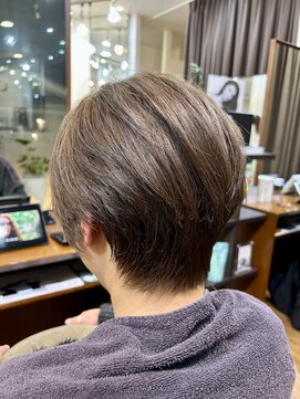 ムーア(MUA) ☆イルミナカラーグレージュ