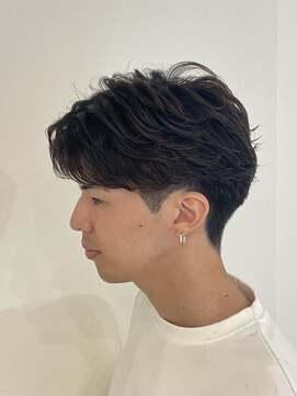 ニアウ 伊勢崎連取店(Niau) MEN’S HAIR/サーフカール/刈り上げセンターパート/伊勢崎