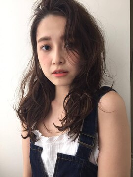 ジョエミバイアンアミ(joemi by Un ami) セミウェット×無造作ウェーブ JOEMI 赤羽麻希