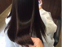 ビーチ ヘア アンド メイク(Beach HAIR and MAKE)の雰囲気（毛先も柔らかい自然な仕上がりの縮毛矯正）