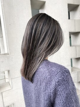 リバレッジ 広尾(Leverage) 暗めハイライトアッシュグレージュ【恵比寿/広尾】担当者：柴崎
