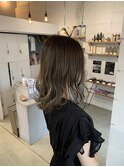 バレイヤージュグラデーション×ミディアムレイヤー