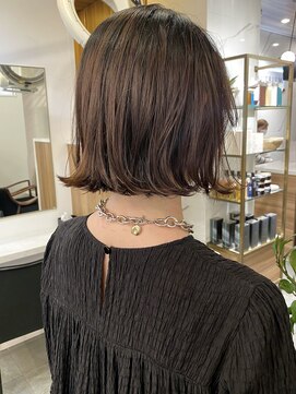 ビュートリアム ギンザ(BEAUTRIUM) 結べる長さ◇大人のブラウンカラー切りっぱなし外ハネボブ