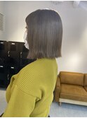 アーモンドベージュ