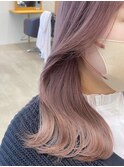 ピンクベージュ