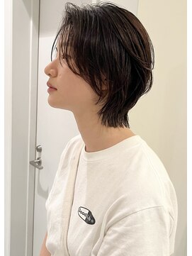 ベチカ(vetica) 襟足を残したショートウルフ