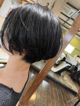 フランジェッタヘアー(Frangetta hair) 大人ショート