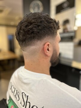 フランクスバーバーリザーブ 人形町店(FRANK’S BARBER RESERVE) 外国人ヘアーミドルフェードH