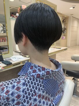 アッシュ 仙川店(Ash) ツーブロック黒髪刈り上げショート刈り上げ女子ハンサムショート