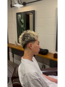 クフィア メンズヘアー カンポ 難波店(CUFFIA MEN'S HAIR CAMPO) 極道パーマフェードマンバンヘアフェザーパーマサーフカール