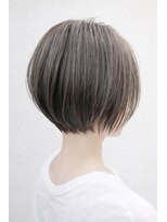 ウル(ulu)&nbsp;ショートレイヤー　ハイライト　ブリーチ　白髪ぼかし