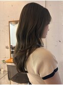 オリーブベージュ