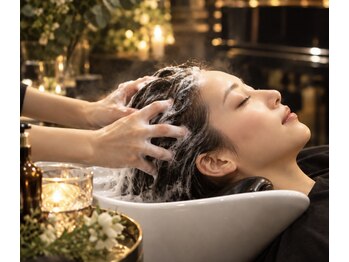 ヘアーワークス ゴールドシザーズ(HAIR WORKS GOLD SCISSORS)の写真/美容液配合のホットクリームで頭皮と髪のケアがおすすめ♪