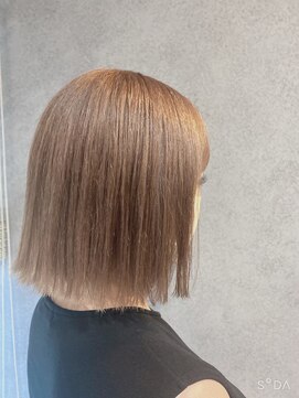 ヘアサロンM 新宿 透明感たっぷりミルクティーカラー