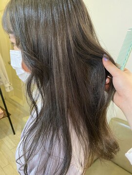 ナツ(Natu.) ブリーチなしグレージュ/郷久保