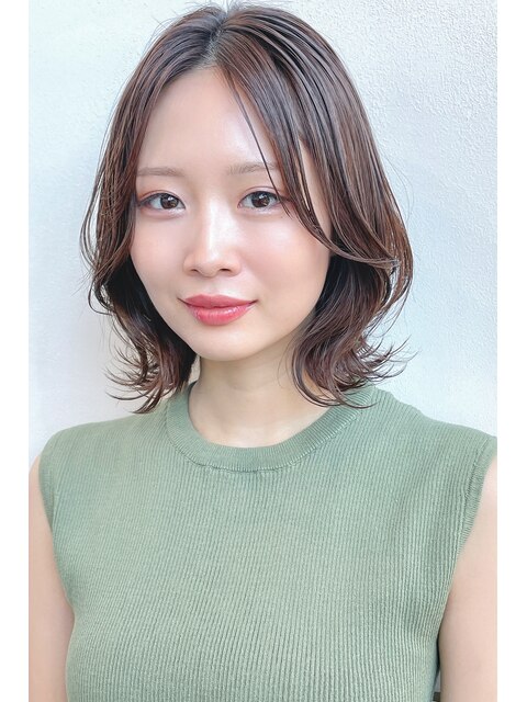 20代30代大人可愛い愛され前髪なしゆるふわ外ハネミディアムボブ