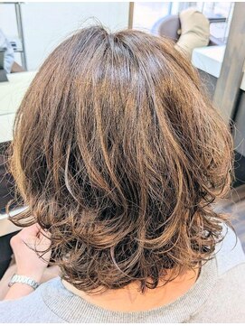 エノモト(ENOMOTO) 立体感ふわふわミディアム♪フェミニンパーマ