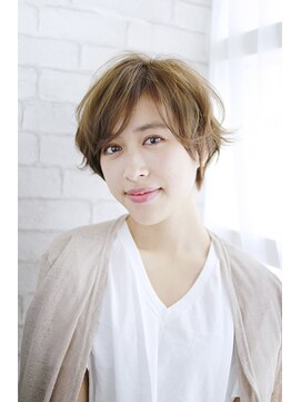 ヘアー シュプール(hair SPUR) 長めバングの大人ショートボブ