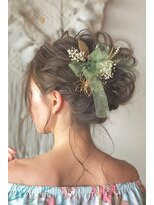 シャルメ 池袋(CHARMER)&nbsp;二次会やパーティに♪ゆるふわ中間アップスタイル