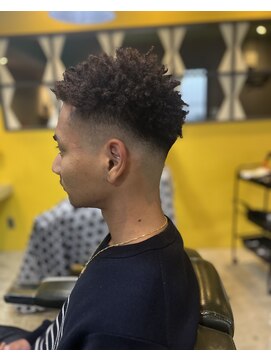 ショートスパイキーアフロ
