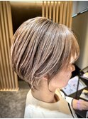 ハイトーン×シャドールーツ×ショートボブ