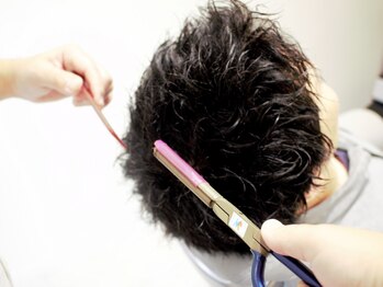 パンダ理容室 南越谷店の写真/“なりたい”を叶えるメンズカット。髪質を見極め、再現性の高いカット技術で毎日のスタイリングも簡単。
