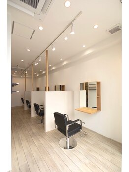 ルーム(Loomm)の写真/少人数でマンツーマン施術だからこそできる寄り添ったカウンセリング&技術であなたのなりたいを叶えます♪