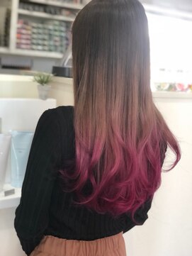 アリア トータルビューティー(Aria total beauty) ピンクグラデーション