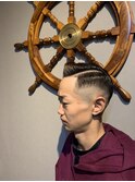 スキンフェード七三分けパートライン