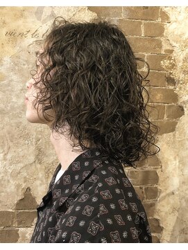 マギーヘア(magiy hair) くるくるパーマ［magiyhair 西部笑］