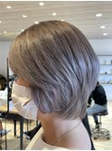 オリーブベージュ