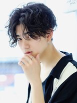 ライラ(Lyla)&nbsp;無造作質感　ほつれスパイラル前下がりセンターパート