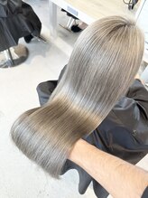 業界で話題の髪質改善”酸熱トリートメント”ダメージを髪の芯から補修、潤い溢れる艶髪に♪