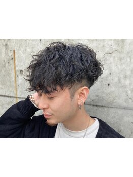 ショートヘアで作るツイストスパイラルパーマで、ビジネスシーンでも好印象◎[薩摩川内/メンズショート]