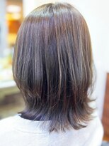 アークスヘアー&nbsp;大人可愛い切りっぱなしひし形レイヤーカットモカグレージュ