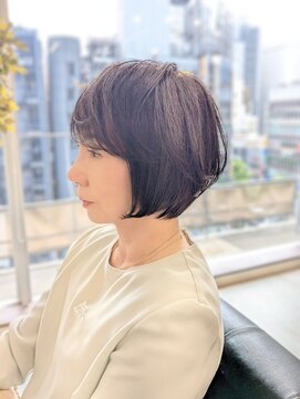 プレジール (Plaisir) 小顔ショートカットボブ 新宿 白髪染め 40代50代60代 前髪有