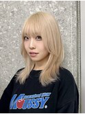 ミディアムレイヤーカット長めボブハイブリーチハイトーンカラー
