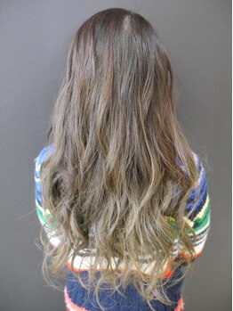 ビューティーボックスバンビ(Beauty Box BAMBI)の写真/経験豊富なスタイリストが一人ひとりに寄り添ってご提案♪お悩み・ご要望も、お気軽にご相談ください＊