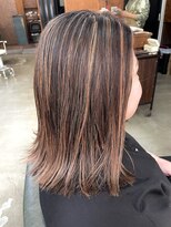 ヘアメイク デザート(HAIR MAKE DESART)&nbsp;高盛　優芽香【コントラストハイライト×外ハネ】