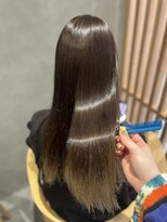リファインド(REFINED) 美髪矯正で輝く艶を