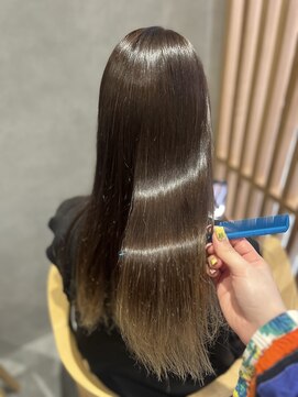 リファインド(REFINED) 美髪矯正で輝く艶を