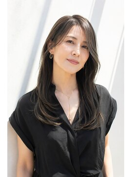 アッシュ 学芸大学店(Ash) ロング/大人女性/グレーアッシュ/白髪ぼかしハイライト