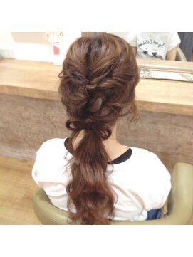 ナンプウ(Nanpu) Nanpu 他の人と被らないゆるふわ可愛い自分の髪でリボンアレンジ