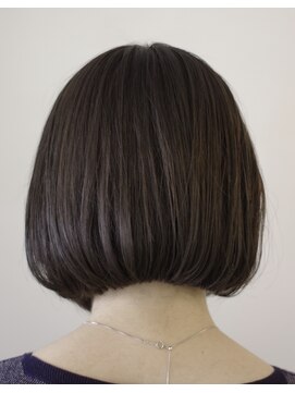 イル(iLu.) 大人のダークボブ